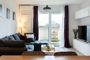 Stylish 2BDR Apartment- FREE GARAGE Apartment in City of Zagreb