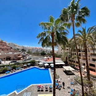 Pool view studio in Los Cristianos Apartment in Los Cristianos