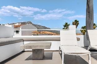 Las Terrazas  La Quinta Penthouse Modern Luxury Apartment in Marbella