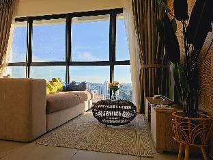 S1 Urban high floor Bridge Seaview Georgetown Apartment in George Town