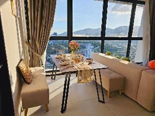 S1 Urban high floor Bridge Seaview Georgetown Apartment in George Town