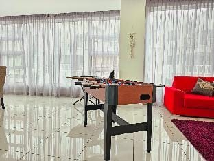 Beachfront 518 FIsh Balcony karaoke Seaview condo Apartment in Tanjung Bungah