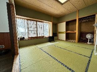 [2024 Opening] 1 Group Per Day Only! Large Dogs OK! [Sauna] Enjoy BBQ. / Up to 8 People Vacation rental in Nagano Prefecture