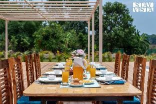 StayVista at Rio Vista with Pool, Lawn, Music Speaker & Game Villa in Maharashtra