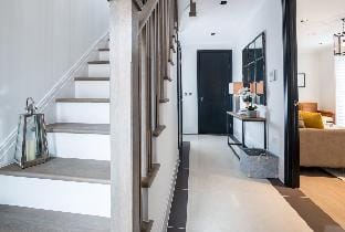 Oakdale & The Regal at Fitzroy Apartment in Isleworth