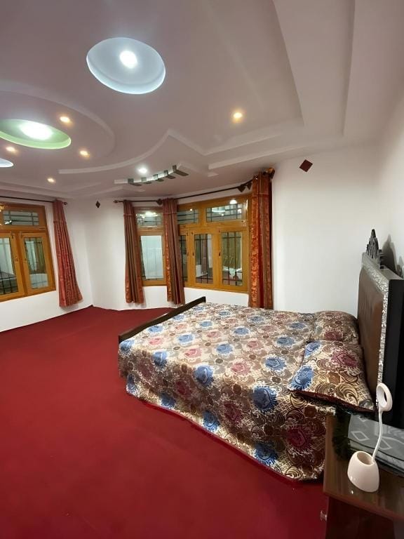 Royal Guest House Hotel in Pakistan