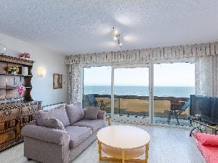 Spacious apartment with garage and sea view Apartment in Middelkerke