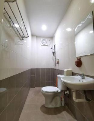 IPOH HomeStay BeSHINE 6R5B 13ppl Taman Wang Vacation rental in Ipoh