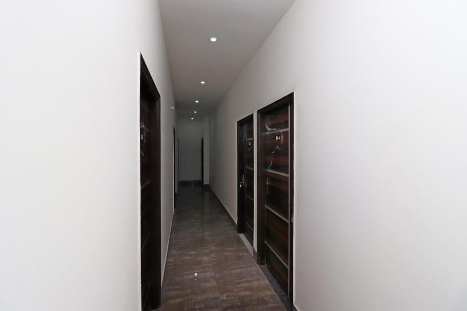 OYO Laxmi Residency Hotel in New Delhi