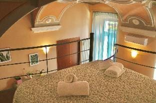 The Painter’s Nest + Lake Garden Apartment in Canton of Ticino