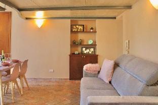 The Painter’s Nest + Lake Garden Apartment in Canton of Ticino