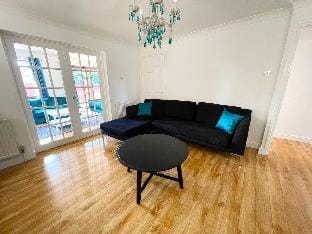 Hillside - 4 Bedroom Home Vacation rental in Aylesbury Vale