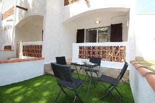 appartement situer a 100 m de la plage Apartment in Alt Empordà