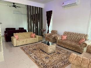 Live Well Homestay Senawang Vacation rental in Negeri Sembilan, Malaysia