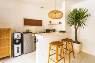 Charming Villa Sunflower with private pool -Canggu Villa in North Kuta