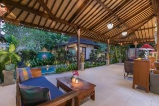 Balinese 2BR Private Pool Villa Quite Area in Ubud Villa in Sukawati