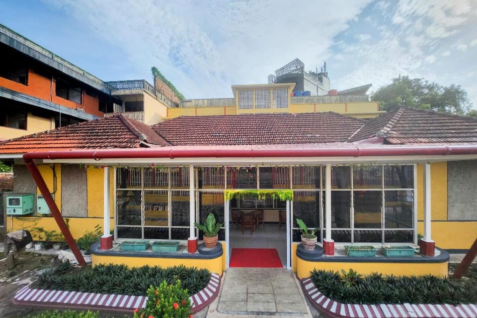 RedDoorz Syariah Near Pelabuhan Sri Bintan Pura Tanjungpinang Hotel in Riau Islands, Indonesia