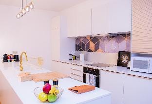 R213 - Splendid 2-BR City Getaway Apartment in Brussels