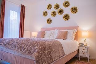 R213 - Splendid 2-BR City Getaway Apartment in Brussels