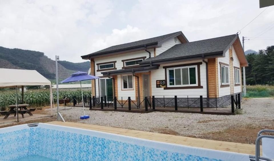 Hongcheon Oz Pension Bed and Breakfast in Gyeonggi-do