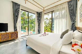 4BR Casamia Villa Hoi An, River view Villa in Hoi An