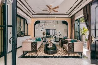 6BR Pool Villa - Professional Karaoke * Free Airport Pickup Villa in Da Nang