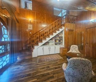 Tree of Life Lakeside Cottage, Srinagar Vacation rental in India