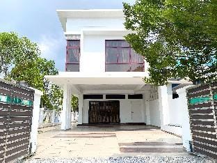 Skudai 5R5B, near UTM/Sutera, 7-16pax, Fast-WiFi Vacation rental in Johor Bahru