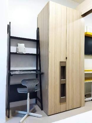 1 BR Condo Makati Pool View + Fiber Net + Netflix Apartment in Makati