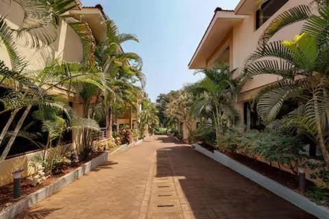 3 Solace,3 BR PvtPool Villa, Goa  Country House in Candolim