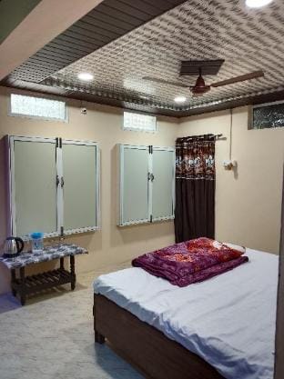 Aashirwad grandma home stay Apartment in India
