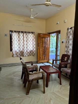 VARAHA GUEST INN LUXURY ROOMS Apartment in Tirupati