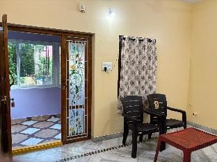 VARAHA GUEST INN LUXURY ROOMS Apartment in Tirupati