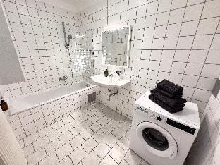 Design 3 bedrooms Apartment BY Main Train Station  Apartment in Vienna