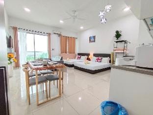 Comfy Cybersquare Ensuite with Skyline View #CS9 Apartment in Selangor, Malaysia