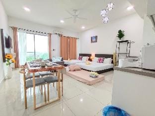 Comfy Cybersquare Ensuite with Skyline View #CS9 Apartment in Selangor, Malaysia