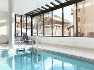 Ski-In Comfort w Spa Apartment in Saint-Chaffrey