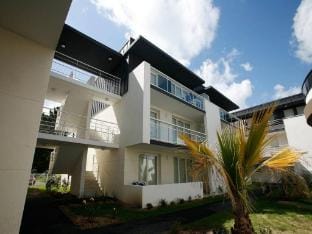 Cozy apartment at the beach with sea-view Apartment in Plougasnou