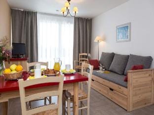 Apartment in Plougasnou with Stunning Sea Views Apartment in Plougasnou