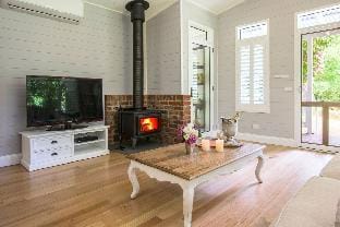 Escape to the country in the Dandenong Ranges Vacation rental in Olinda