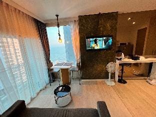 Veranda (19)1B-Sea View By Thita Apartment in Pattaya City