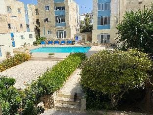 Beautiful flat with Swimming-pool & Seaview Apartment in Saint Paul's Bay