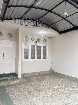 SAMAWA FAMILY HOUSE Vacation rental in East Java