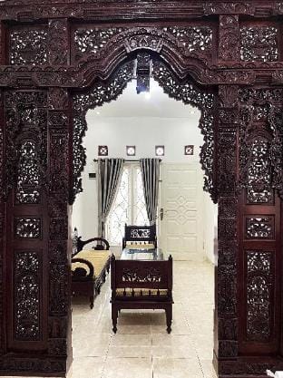SAMAWA FAMILY HOUSE Vacation rental in East Java