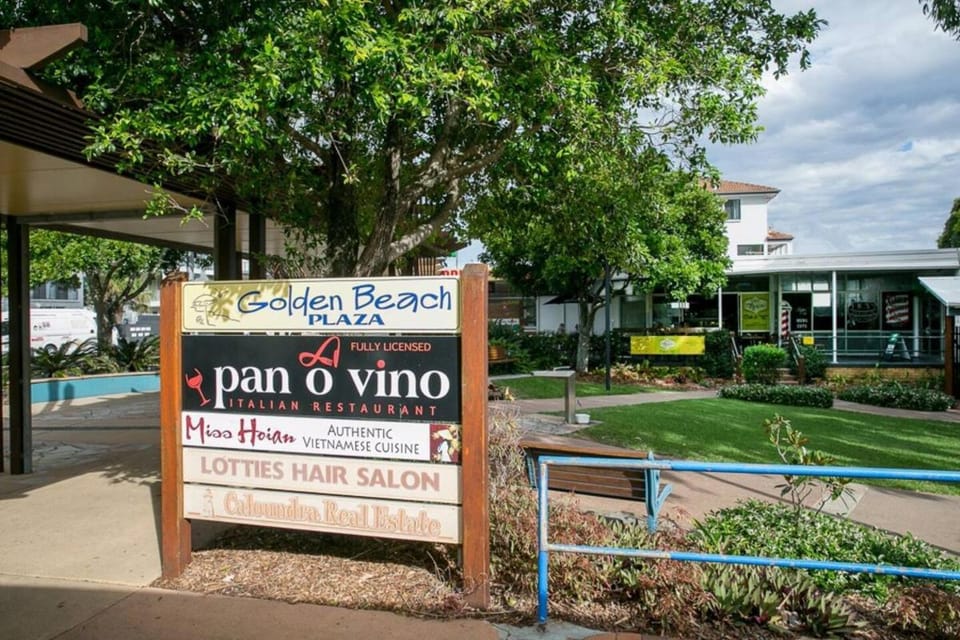 Luxury Pumicestone Cottage - Beach Charm - ZA7 Apartment in Golden Beach