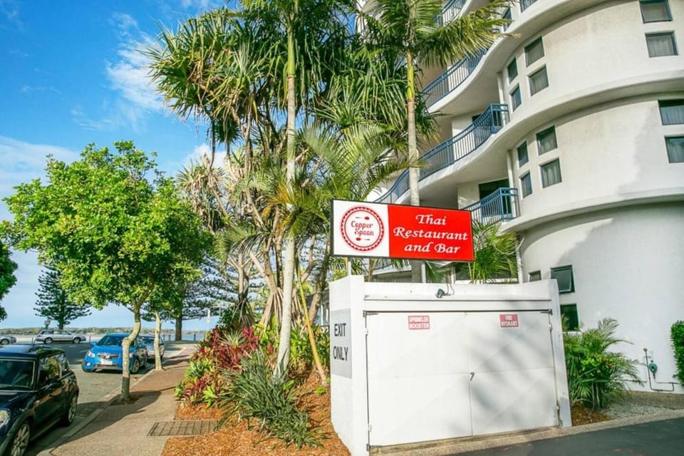 Luxury Pumicestone Cottage - Beach Charm - ZA7 Apartment in Golden Beach