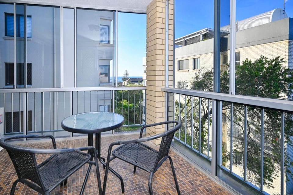 Location is Everything - Shops, Beaches, Views ZG3 Apartment in Sunshine Coast