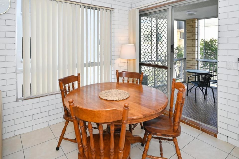 Location is Everything - Shops, Beaches, Views ZG3 Apartment in Sunshine Coast