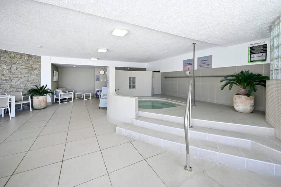 Stylish Tasteful Maroochy Escape Apartment in Maroochydore