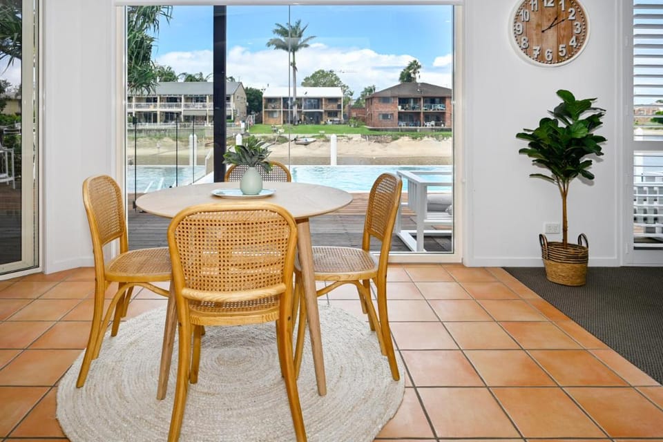 Stunning Mooloolaba Waterfront Home -10 guests ZB1 Vacation rental in Sunshine Coast